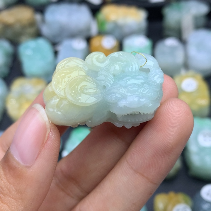 翡翠颈饰未镶嵌天然缅甸翡翠