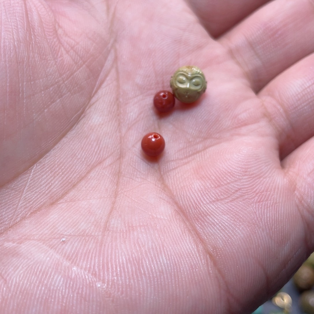 南红玛瑙配饰未镶嵌