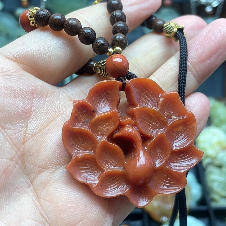 未镶嵌蛇纹石玉颈饰