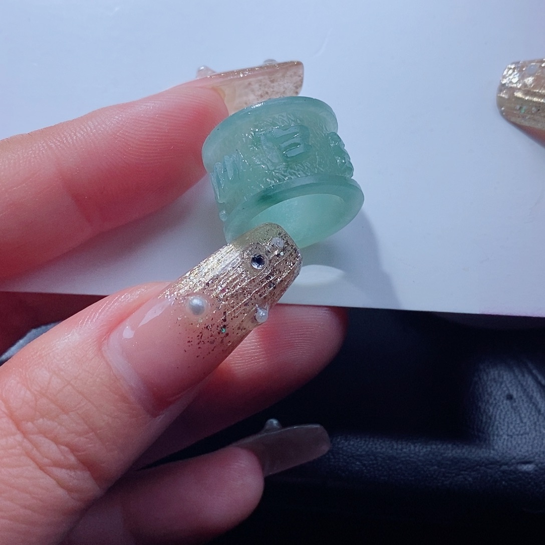 定制翡翠未镶嵌翡翠