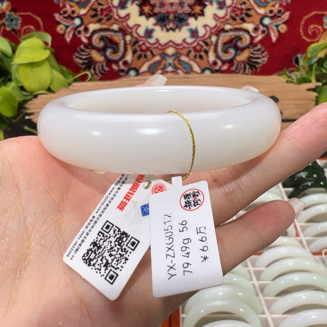 未镶嵌手镯和田玉老坑和田羊脂白玉手镯