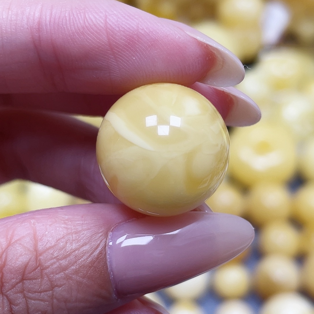 蜜蜡未镶嵌裸石18.6mm瑕