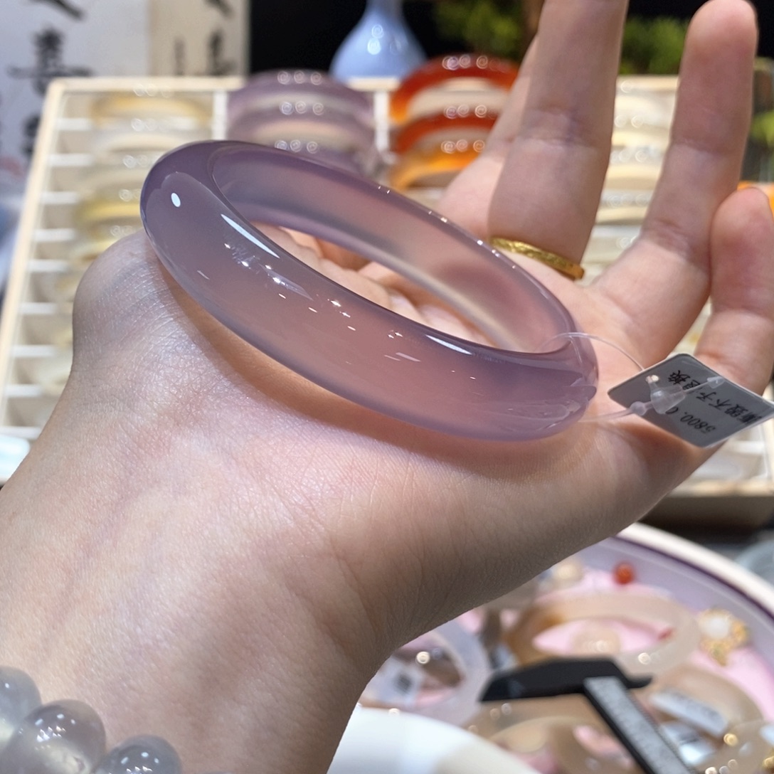 奶****玛瑙/玉髓未镶嵌手镯