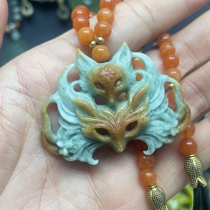 未镶嵌蛇纹石玉颈饰