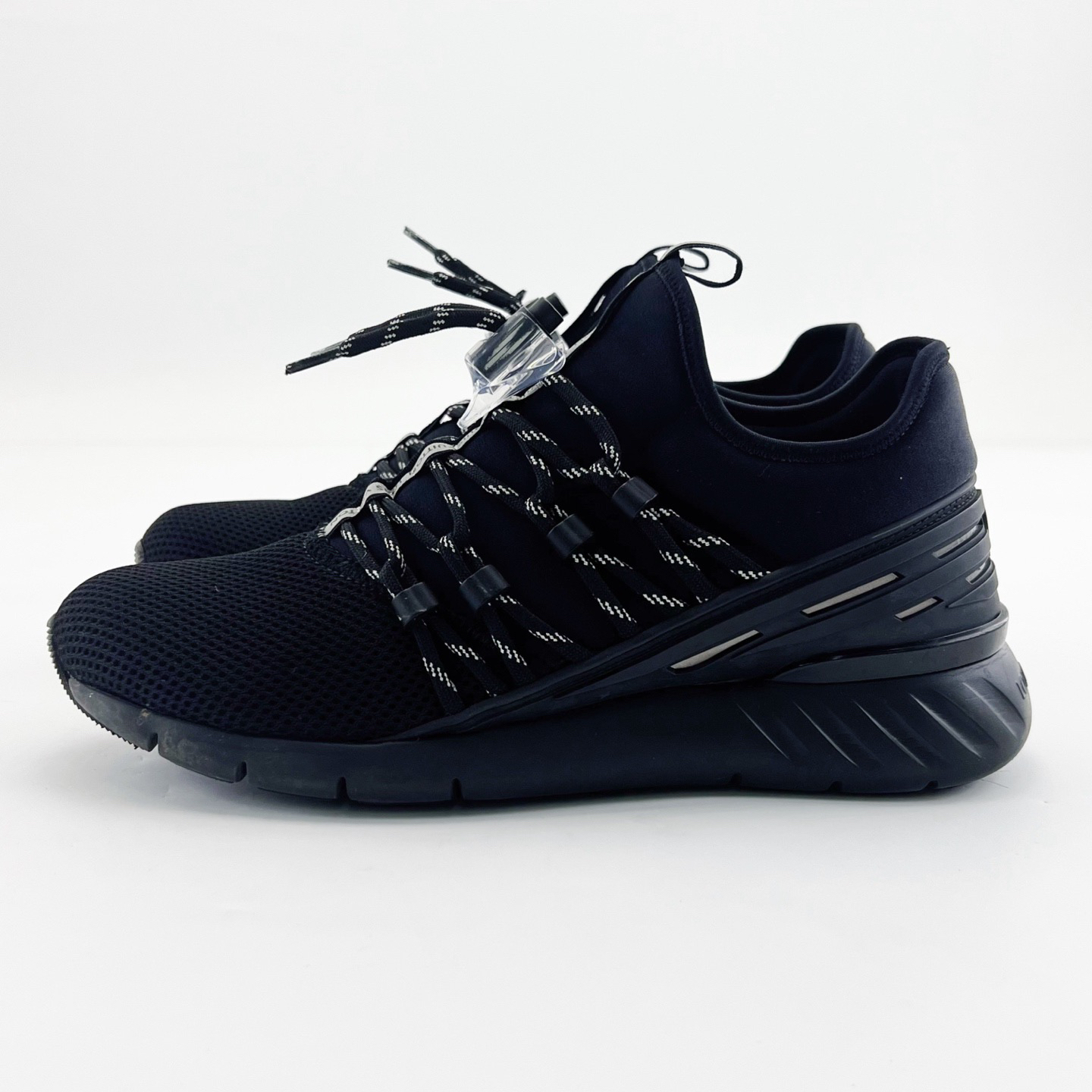 95新 LouisVuitton/路易威登 39码/黑色系带圆头运动鞋/18166966