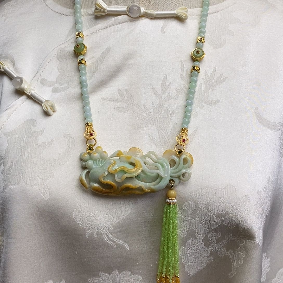 翡翠颈饰未镶嵌天然