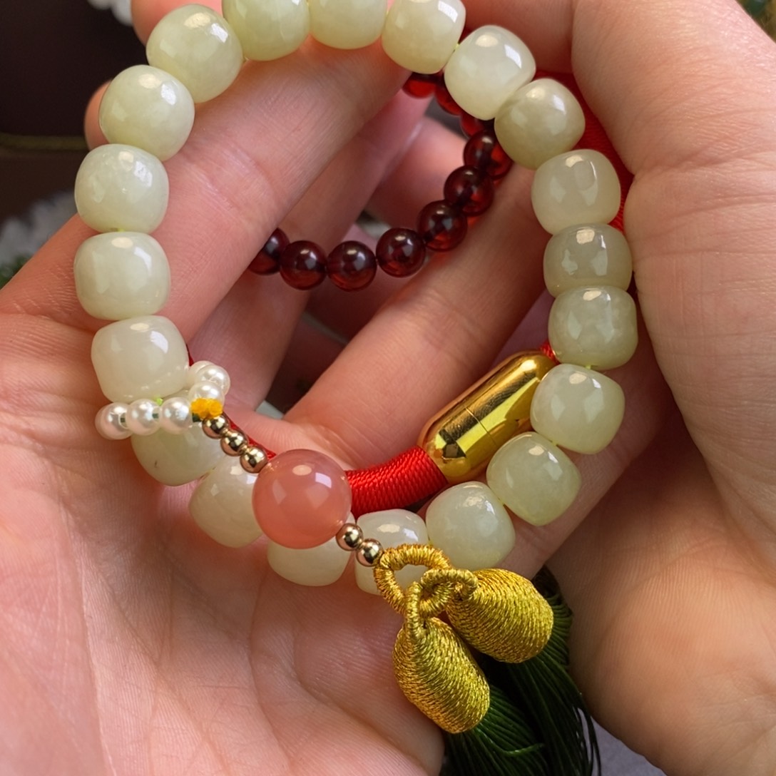 和田玉颈饰未镶嵌金***