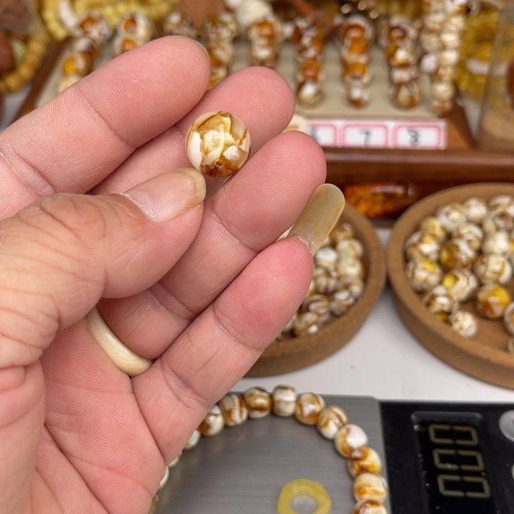 琥珀裸石未镶嵌朱*45号