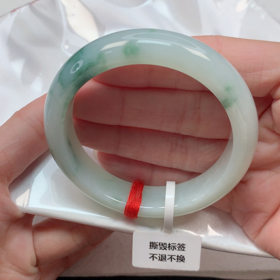 翡翠手镯未镶嵌53.6圈 茶绿底飘绿花 完整细腻推荐