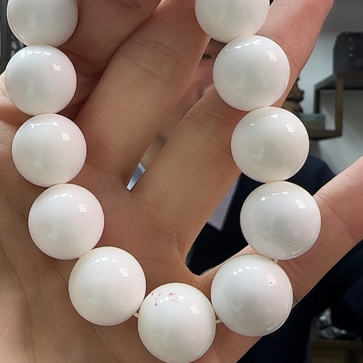 非洲檀香无事牌白冰