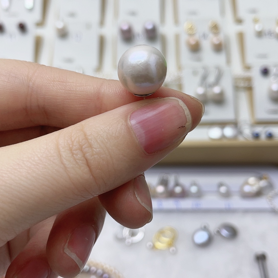 小***￥银S925镶嵌淡水珍珠耳饰