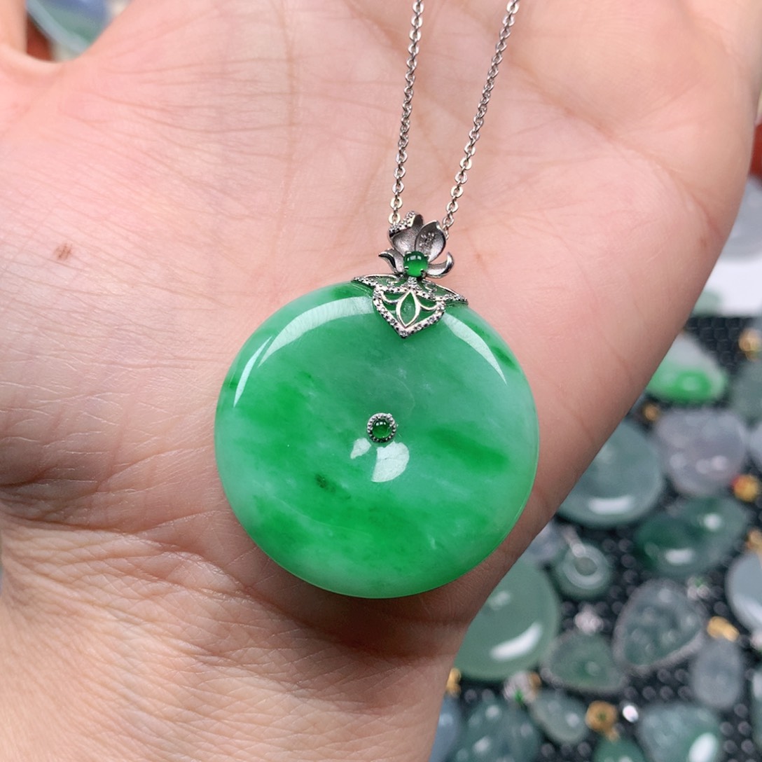 【闪购商品】翡翠吊坠(不含链)18K金镶嵌ʚ****