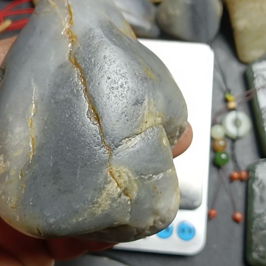 和田玉未镶嵌车挂