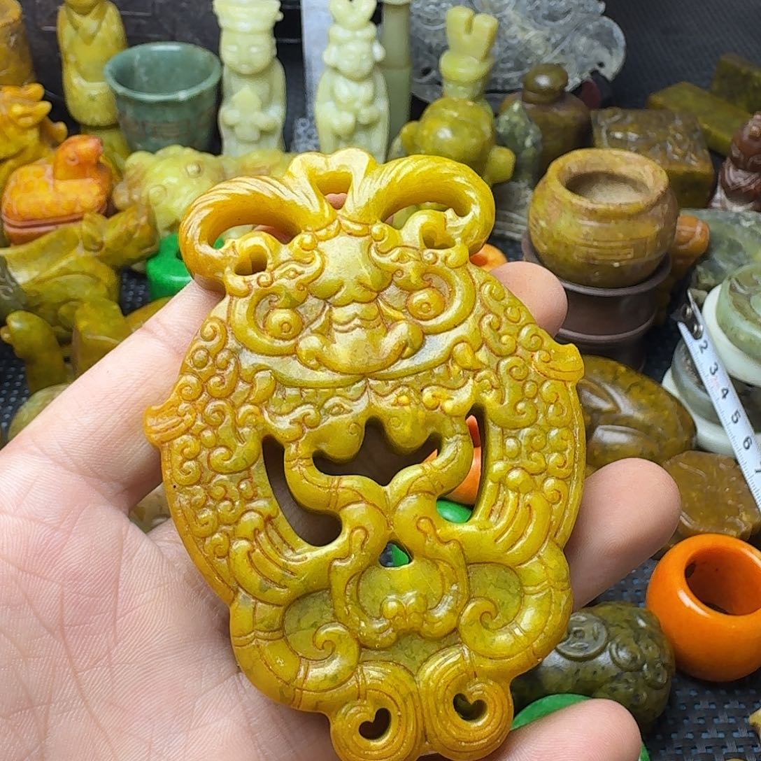 白玉菩提吊坠。。。