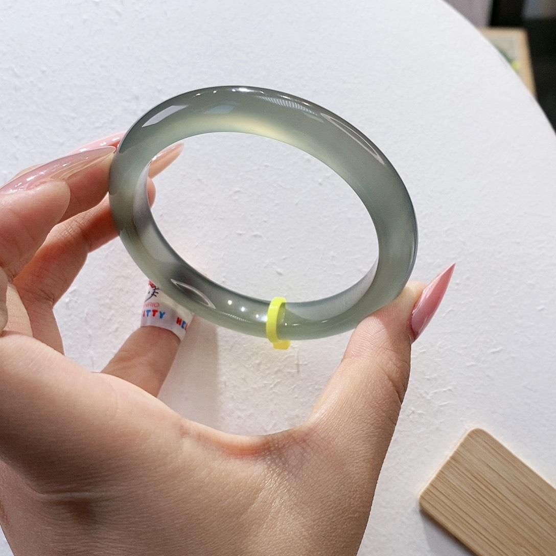 手镯玛瑙/玉髓未镶嵌56.8