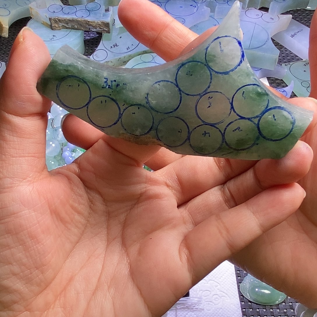 定制翡翠未镶嵌珠子边角