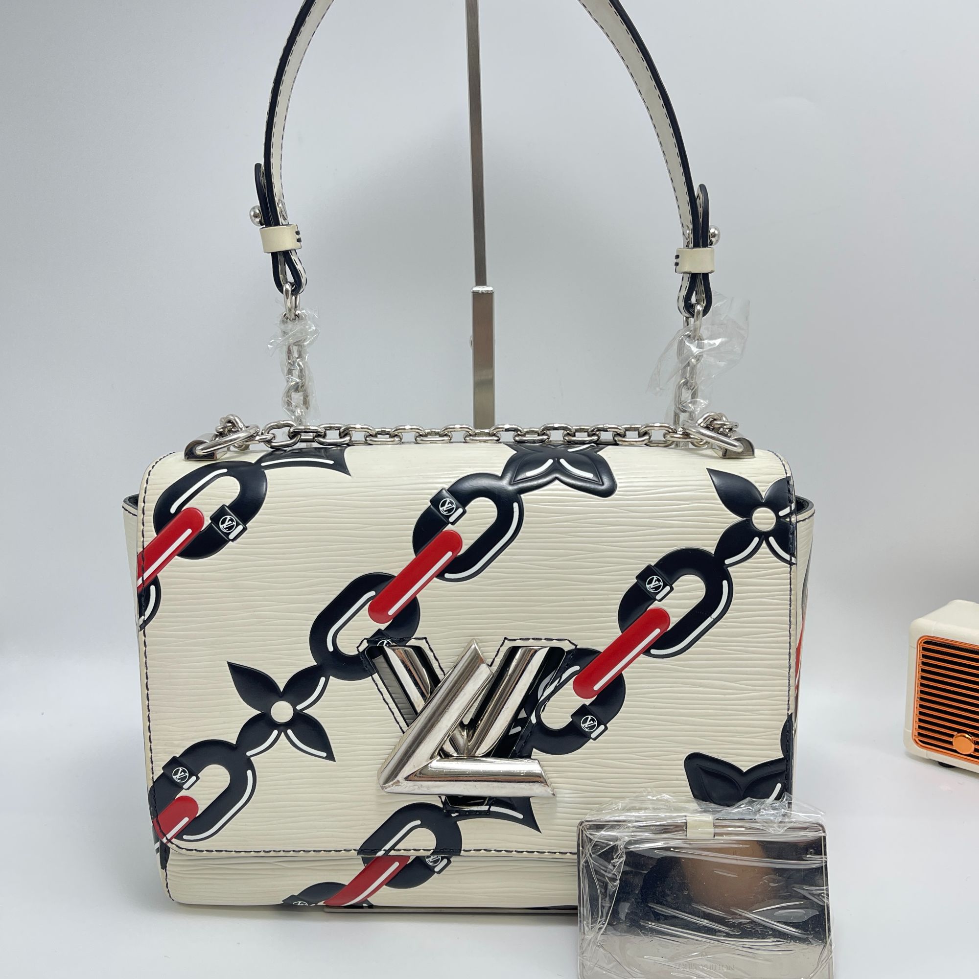 95新 LouisVuitton/路易威登 twist限量epi白色/链条包