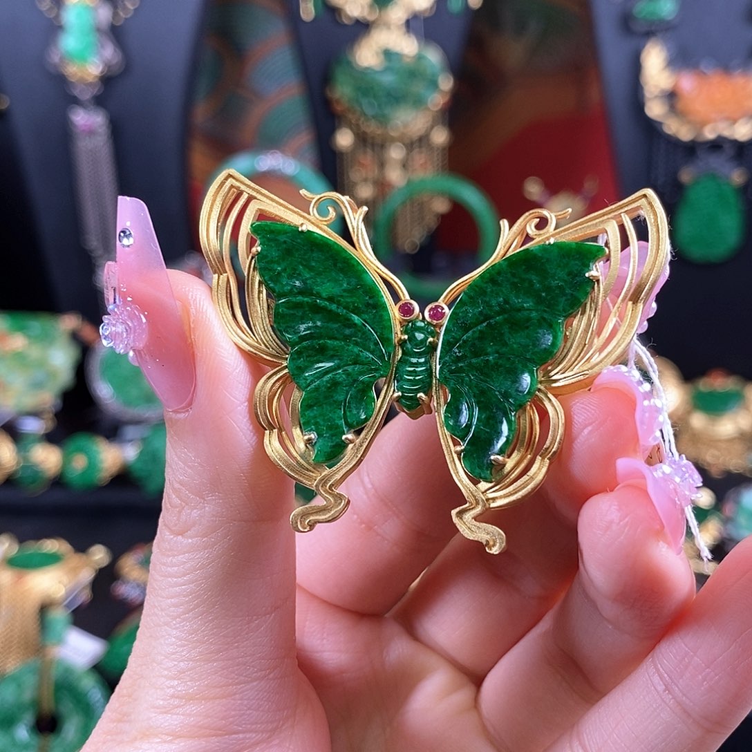 翡翠未镶嵌颈饰吊坠