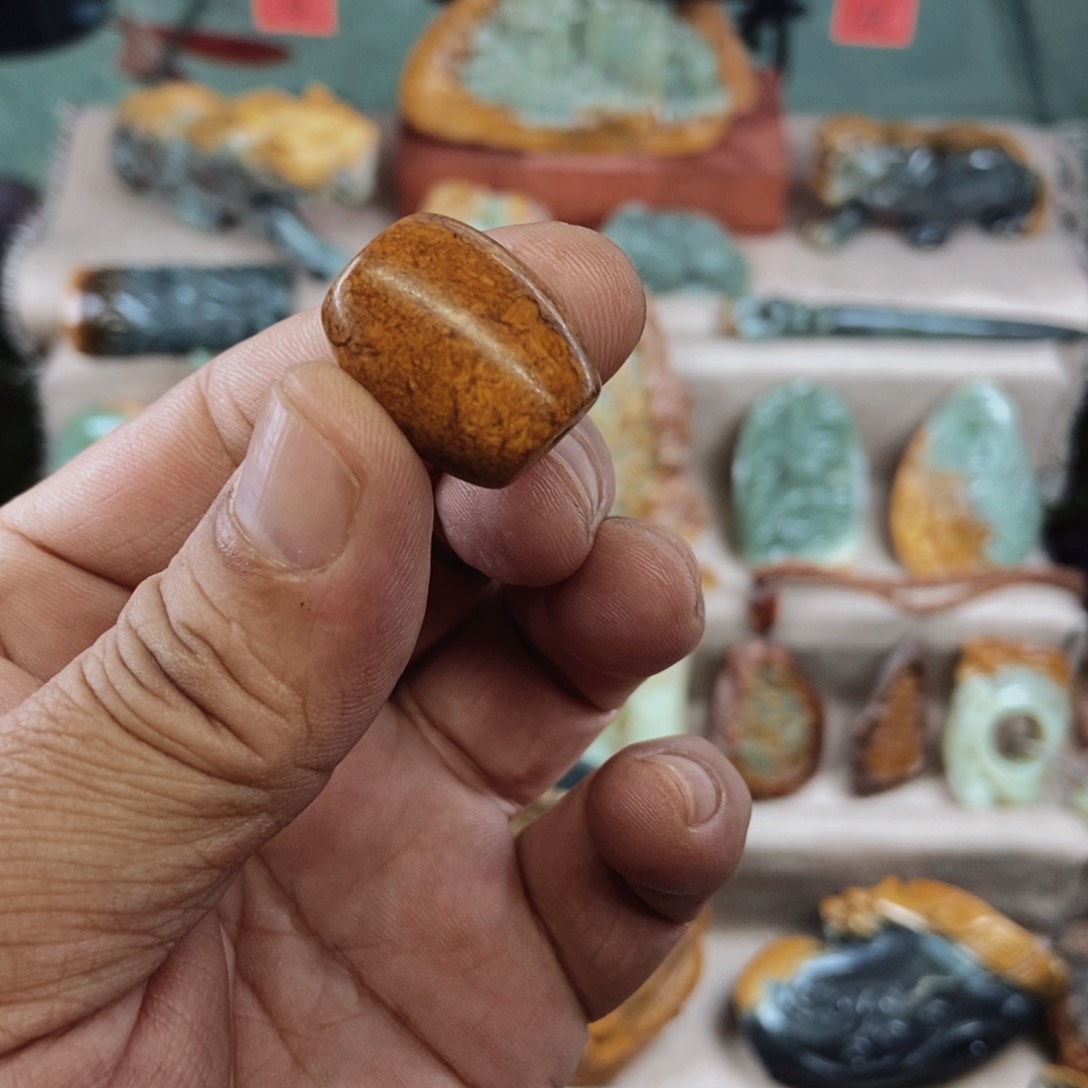 岫岩河磨玉（透闪石质玉）颈饰未镶嵌醉**歌