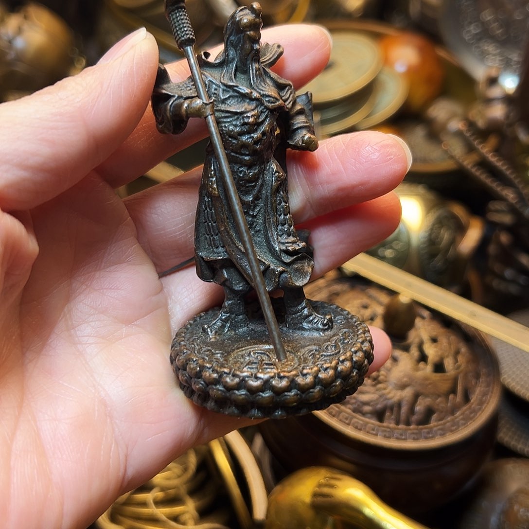 精美铜器工艺品等