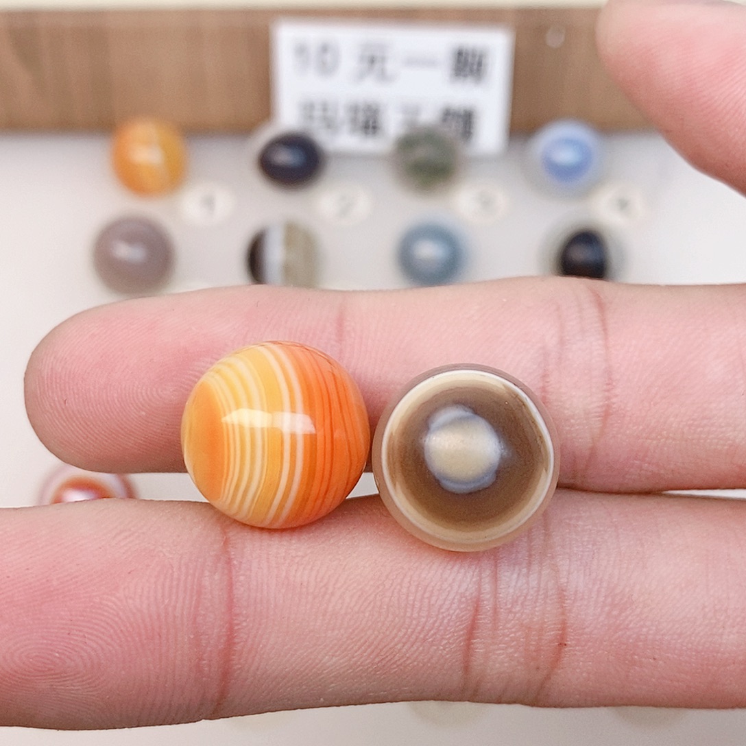 浅***喜玛瑙/玉髓未镶嵌卡14m左右缠丝玛瑙