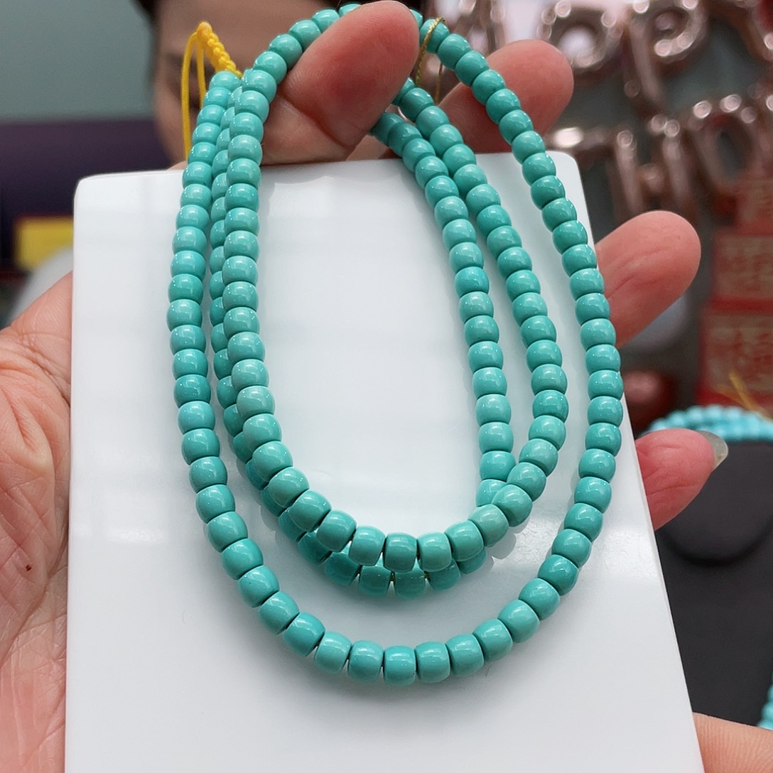 绿松石颈饰未镶嵌