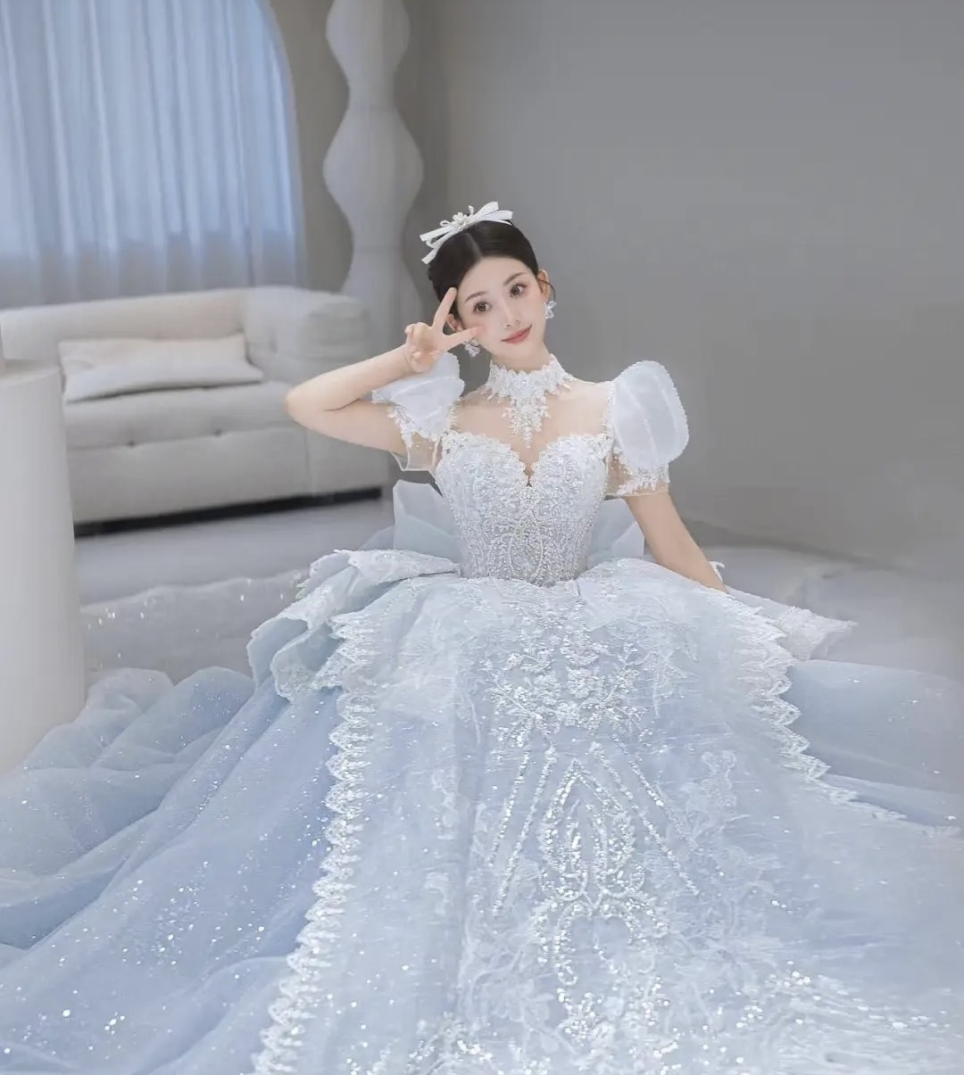 婚纱礼服特价处理，运费自理，默认有瑕疵