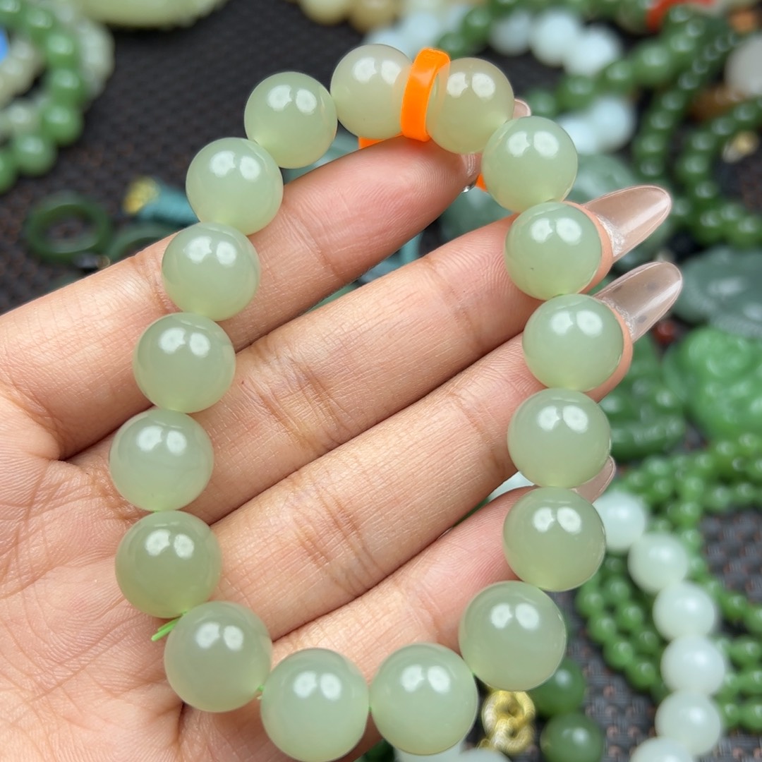 和田玉吊坠未镶嵌