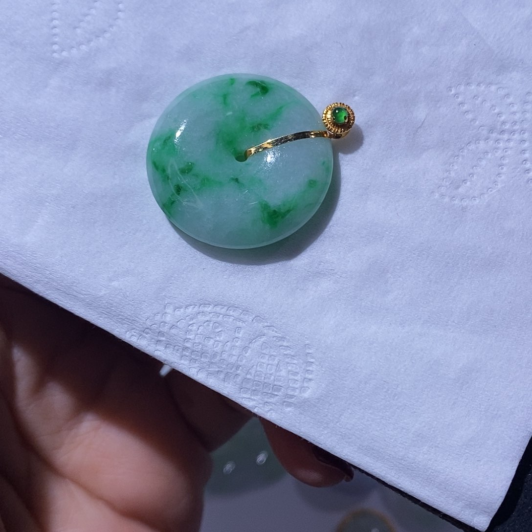 翡翠吊坠(不含链)18K金镶嵌