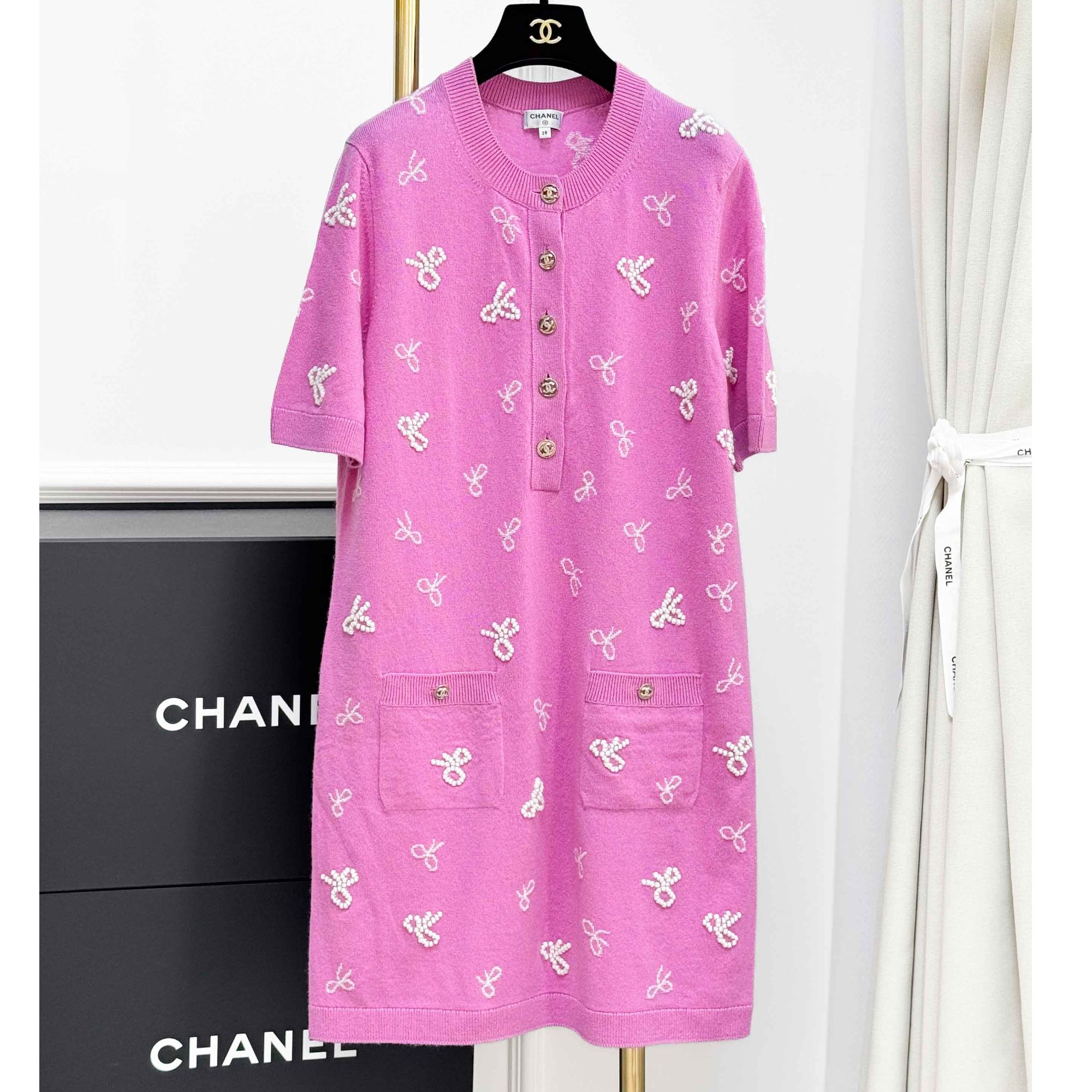 99新 Chanel/香奈儿 38码24P粉色拼白色蝴蝶结圆领短袖连衣裙