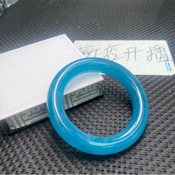 海蓝之谜精美手镯