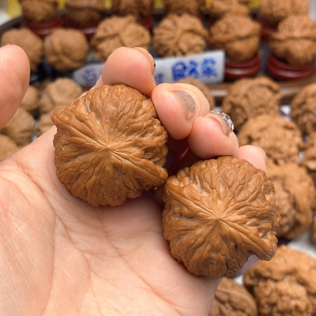 【闪购商品】文玩核桃吊坠39尺铁锤妹妹