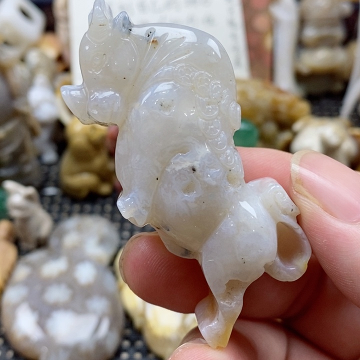 硅化珊瑚（珊瑚玉）颈饰未镶嵌