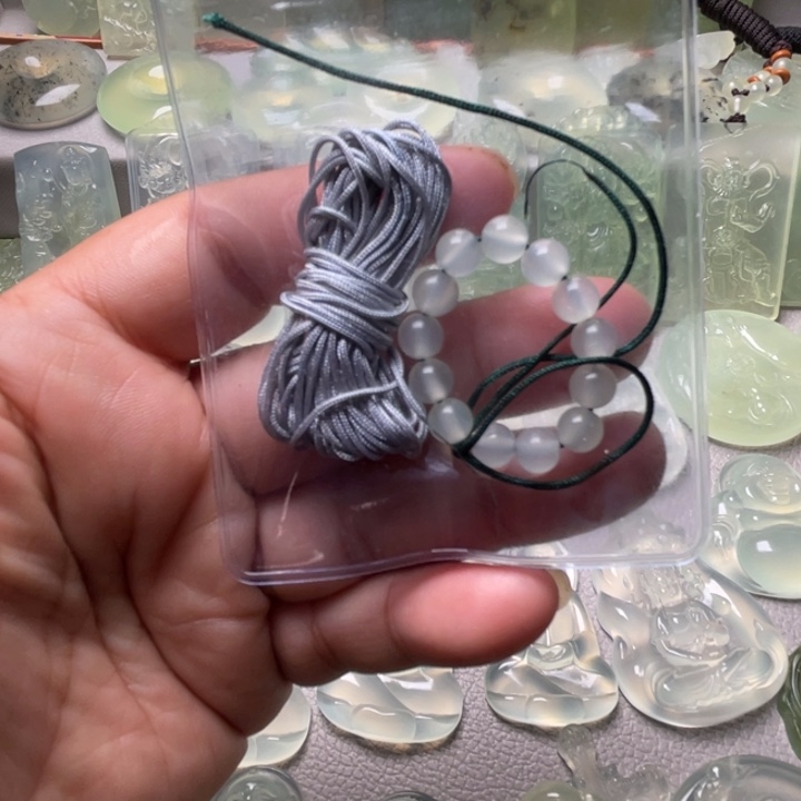 细***蒙岫玉未镶嵌吊坠(赠链)