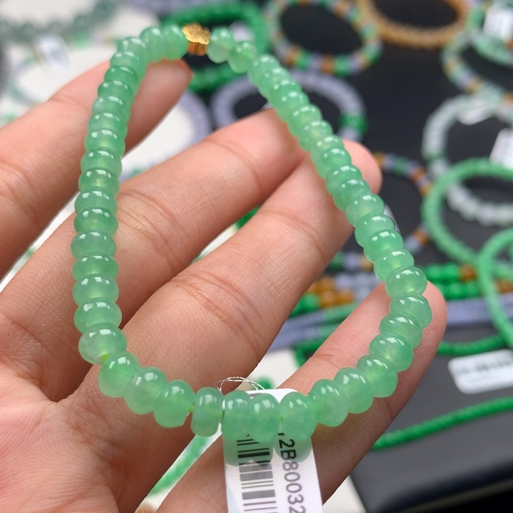 翡翠未镶嵌手镯卡