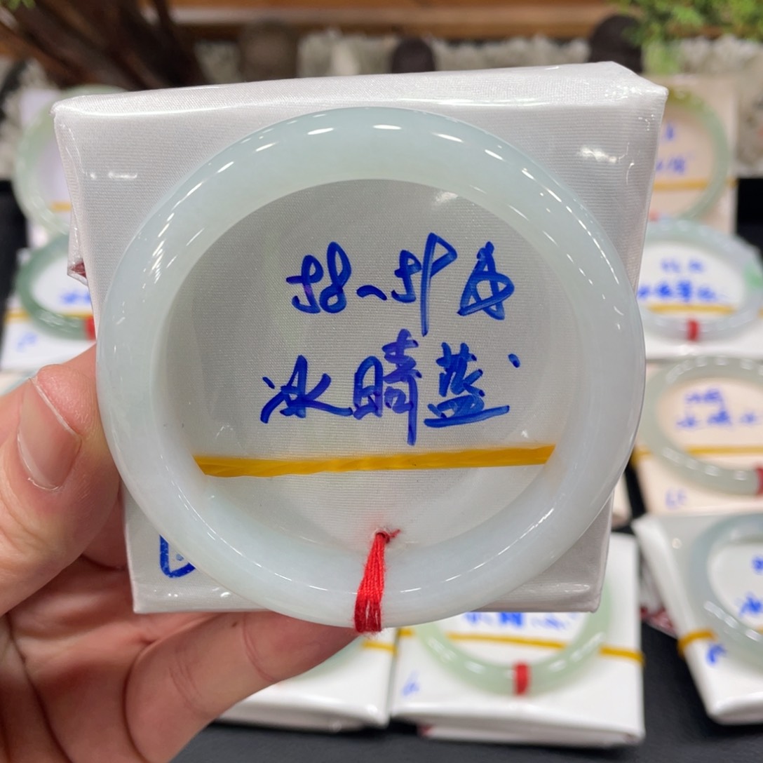 翡翠未镶嵌手镯翡翠