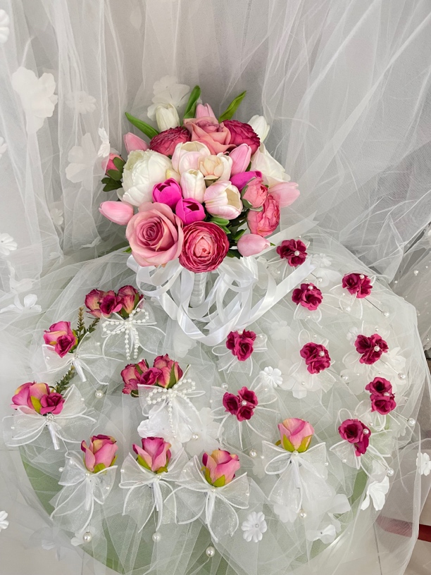 新娘新郎手捧花 胸花一对 伴娘伴郎一对 女头男头一对 伴娘团30个