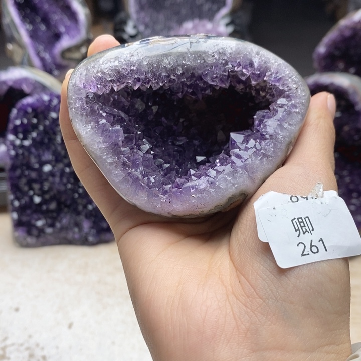 紫晶未镶嵌大型摆件（非配饰）