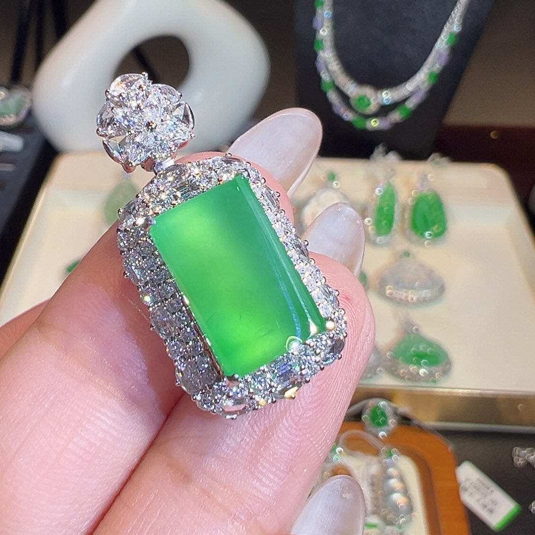 翡翠18K金镶嵌吊坠(不含链)翡翠