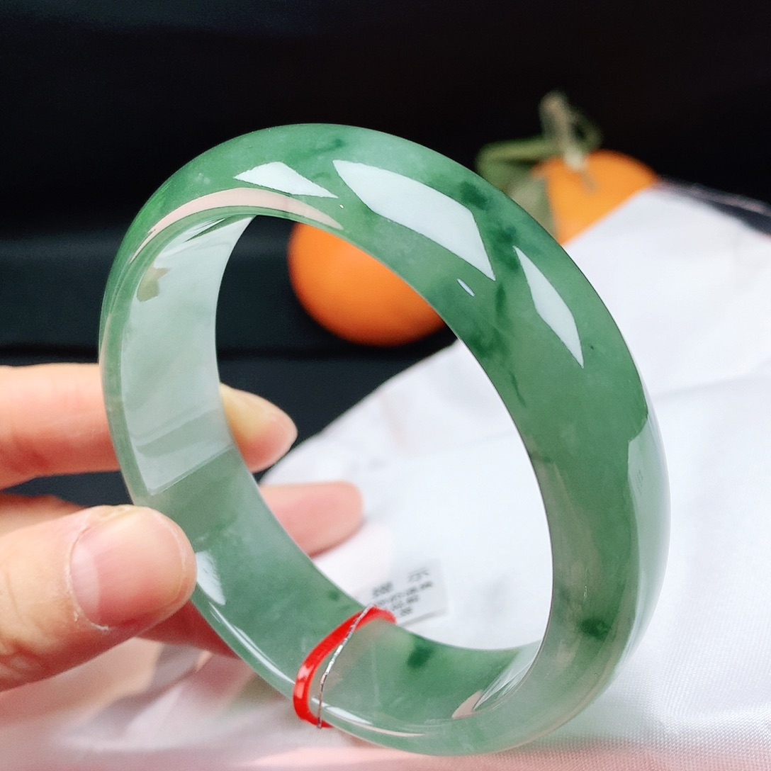 翡翠手镯未镶嵌60轮胎