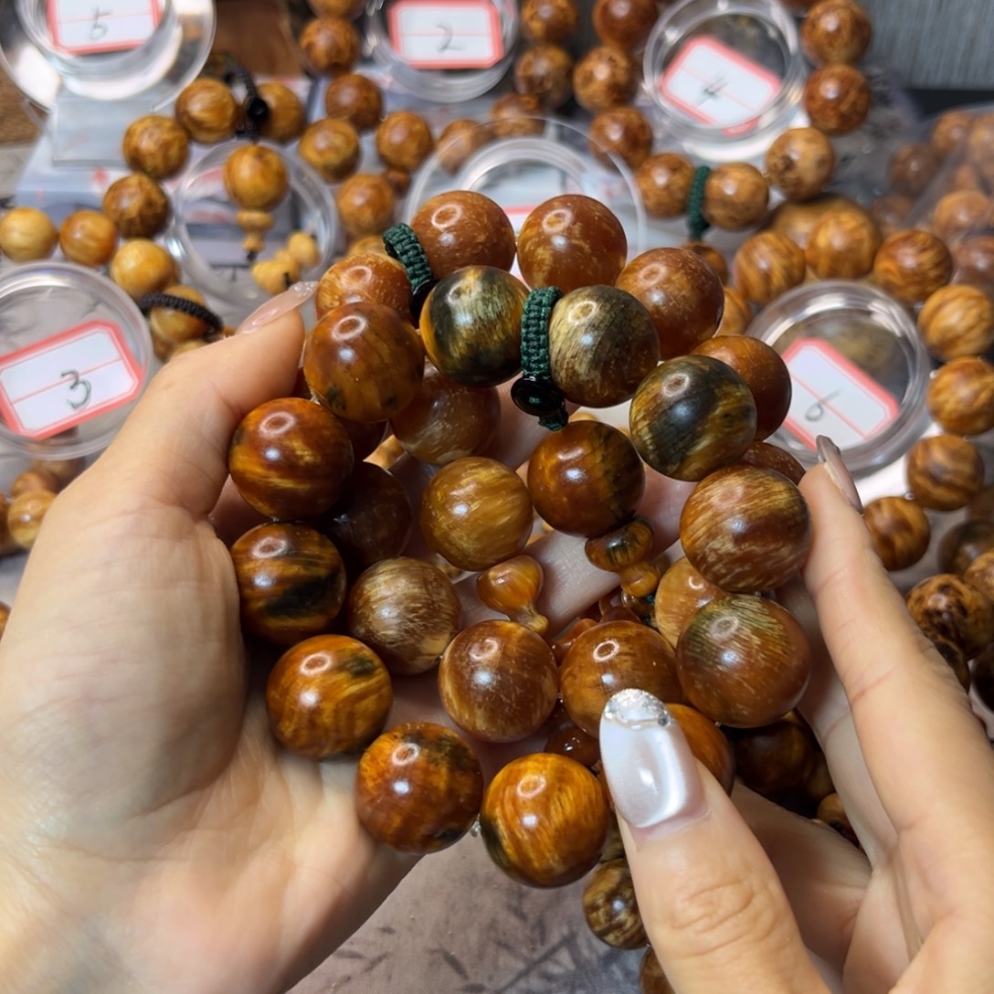 用***5松木木雕款2.0手串