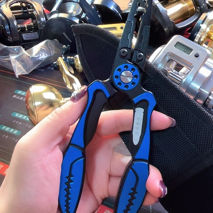 特价铝合金路亚钳颜色随机