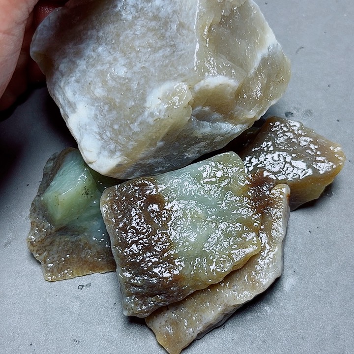 和田玉未镶嵌珠宝奇石