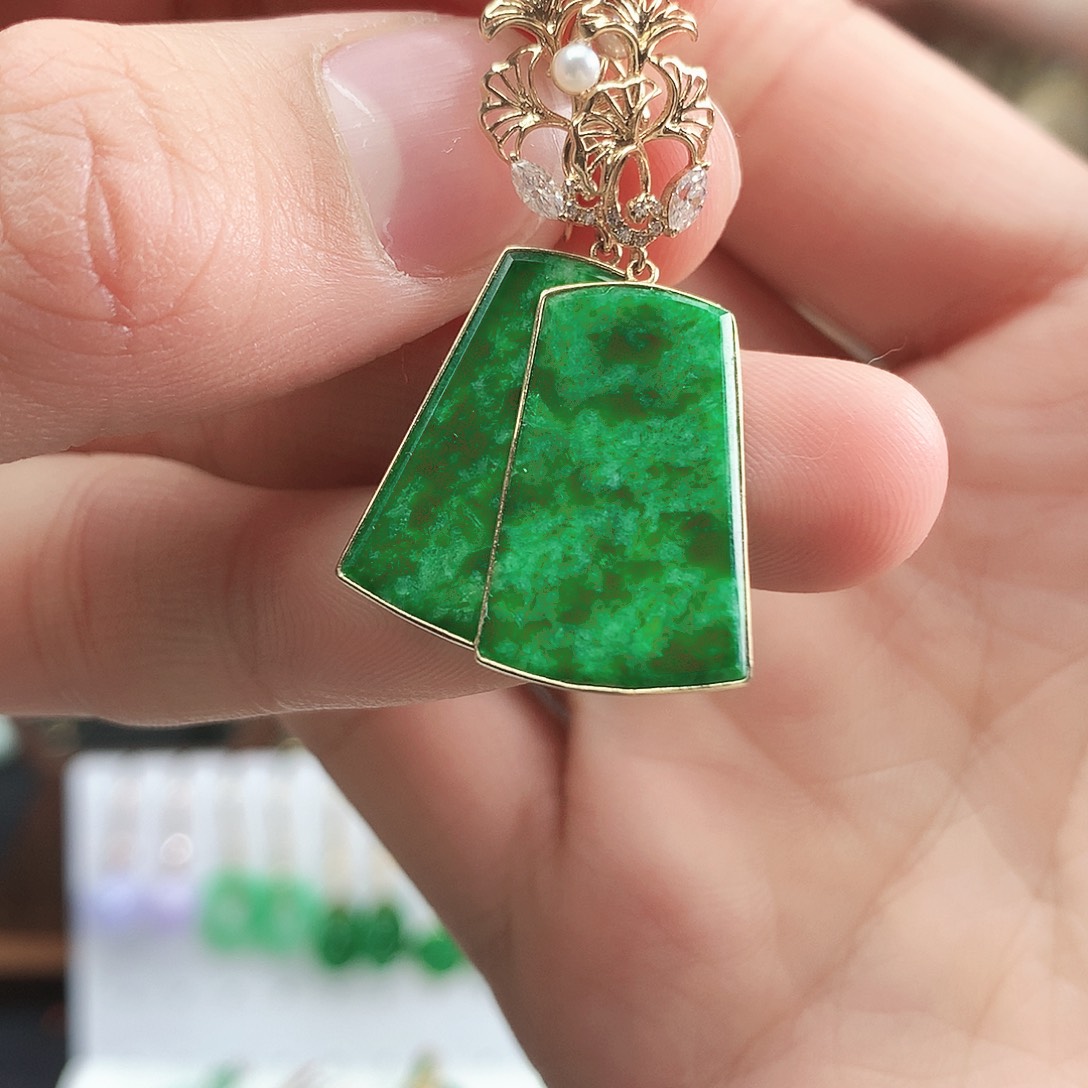 翡翠耳饰18K金镶嵌耳饰