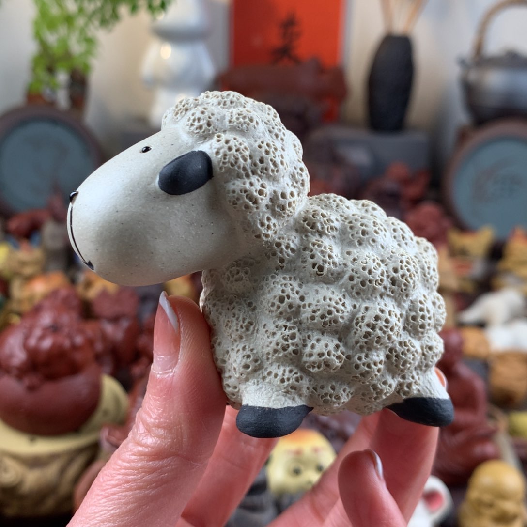 紫砂茶宠得意洋洋羊