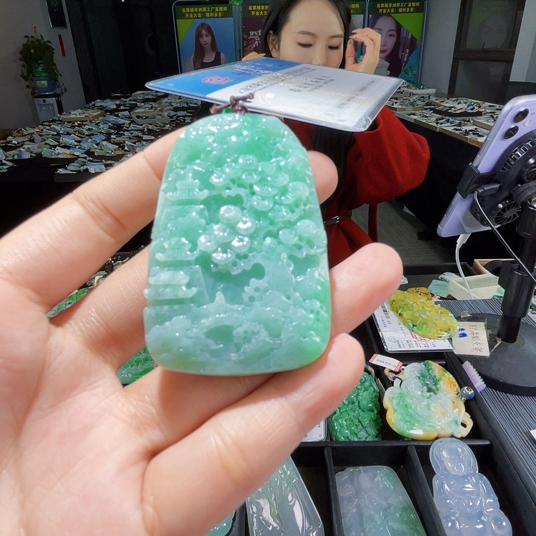 颈饰未镶嵌翡翠一