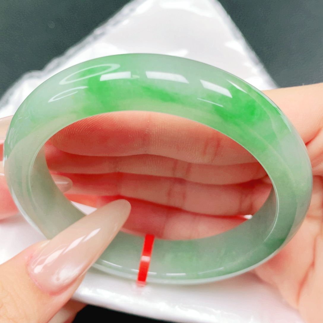 翡翠未镶嵌手镯55.56