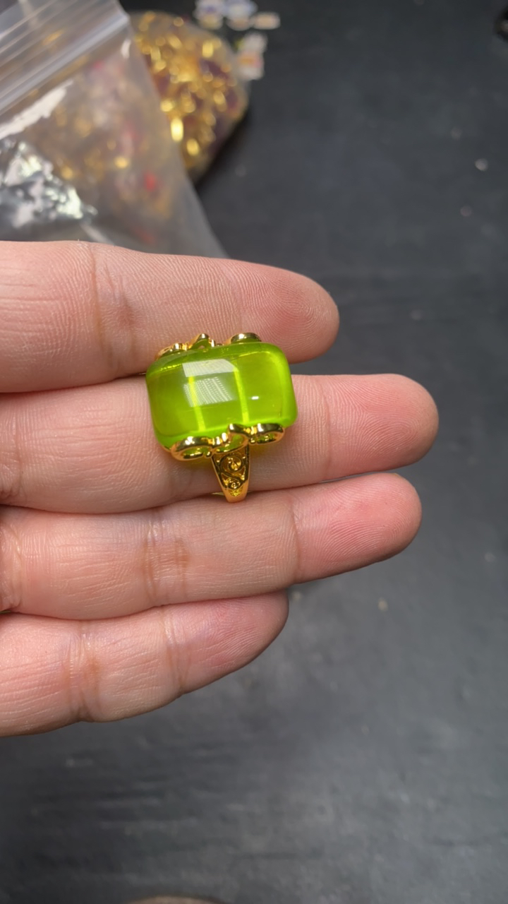 D 847  蓝珀镶嵌戒指