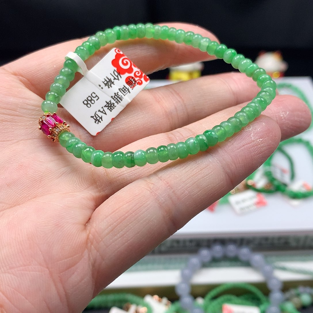 翡翠手链未镶嵌翡翠