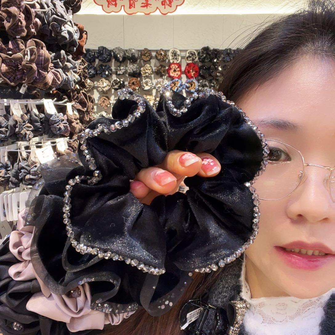 布艺非金属丝绒边钻黑色